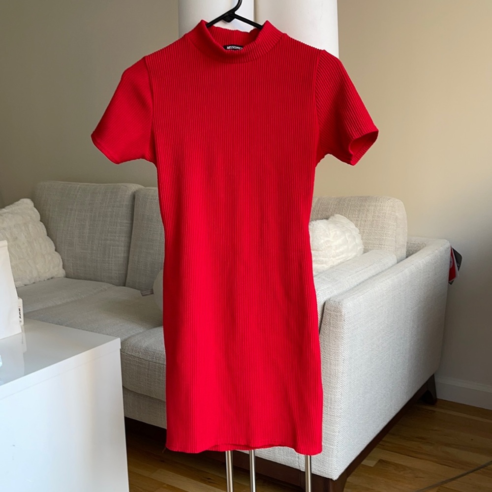 Cut out back red dress